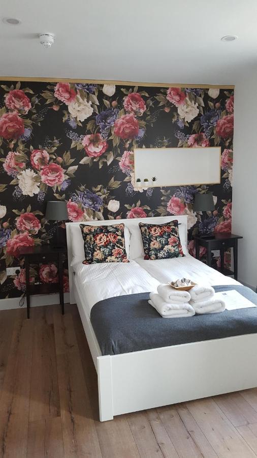 Pasta Factory Guest Rooms Голуей Екстериор снимка
