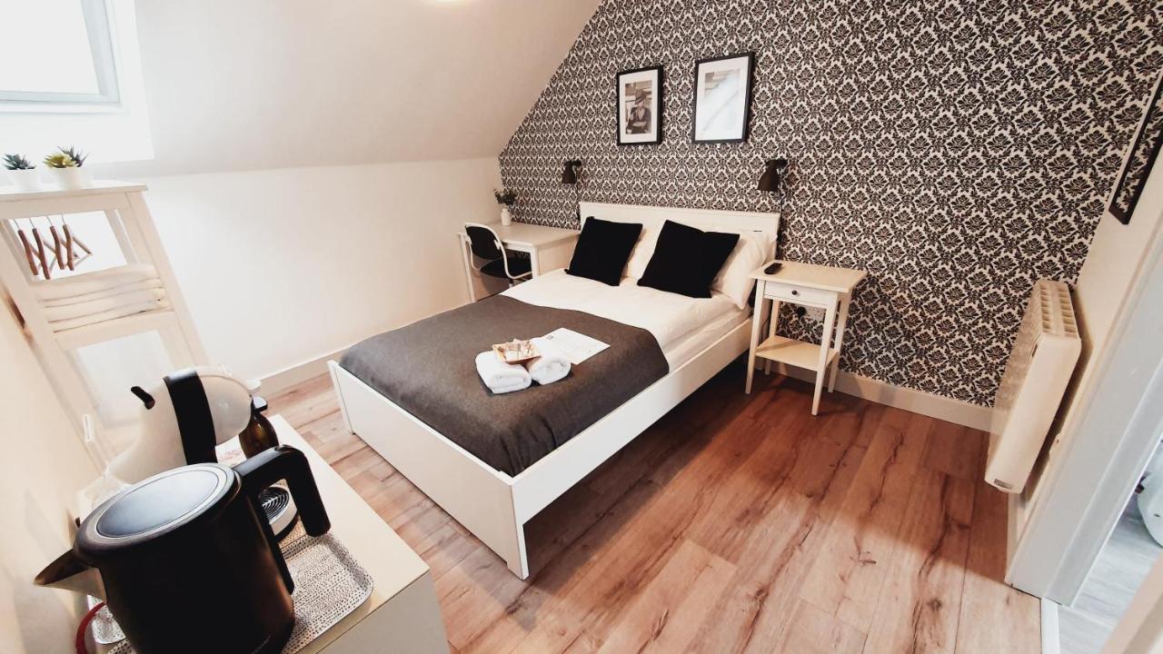 Pasta Factory Guest Rooms Голуей Екстериор снимка