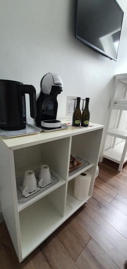 Pasta Factory Guest Rooms Голуей Екстериор снимка