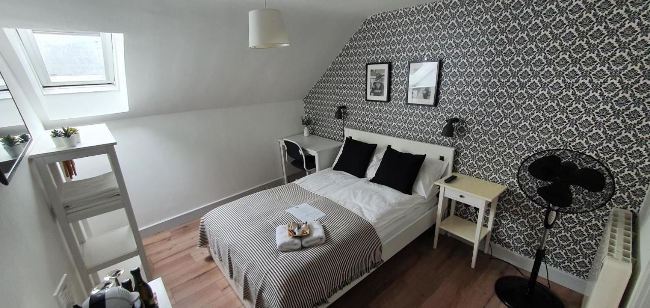 Pasta Factory Guest Rooms Голуей Екстериор снимка