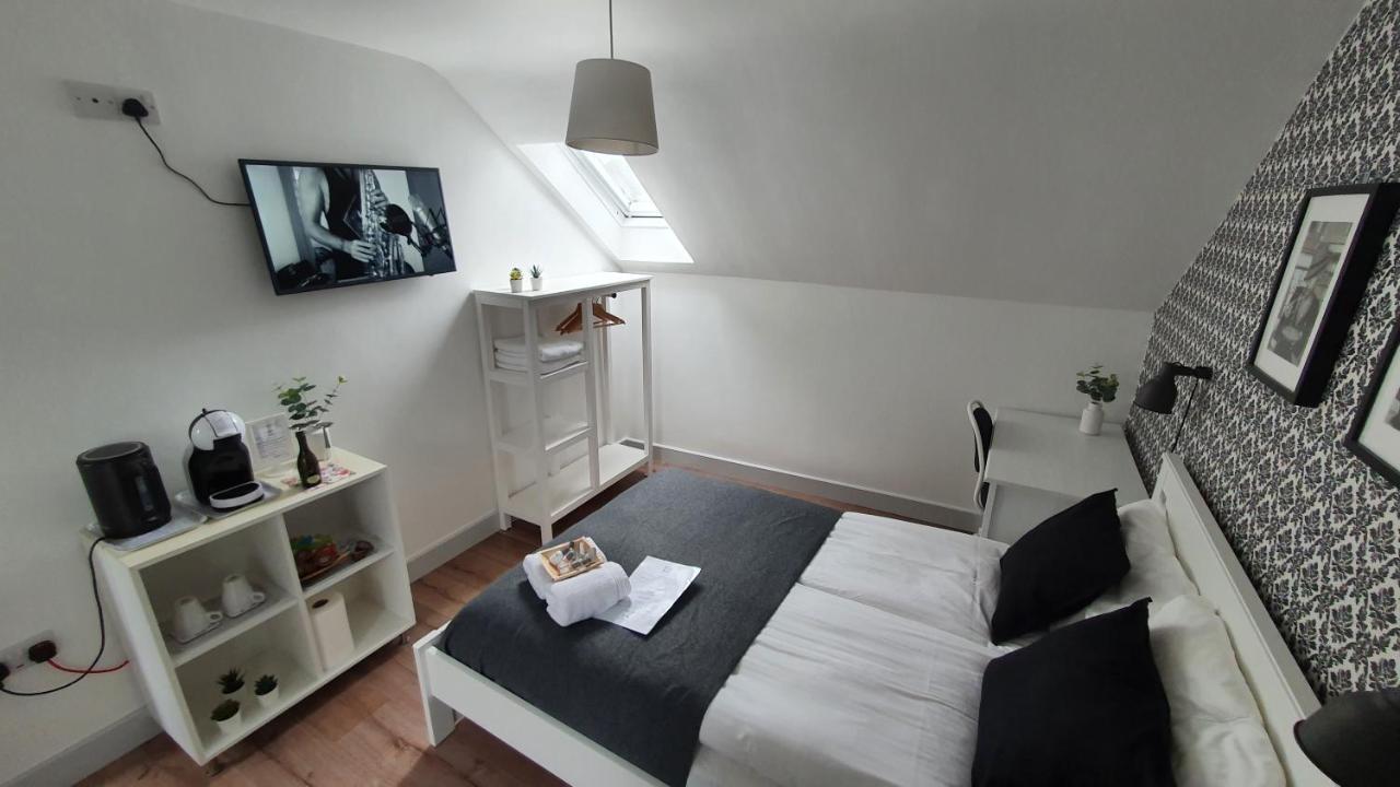 Pasta Factory Guest Rooms Голуей Екстериор снимка