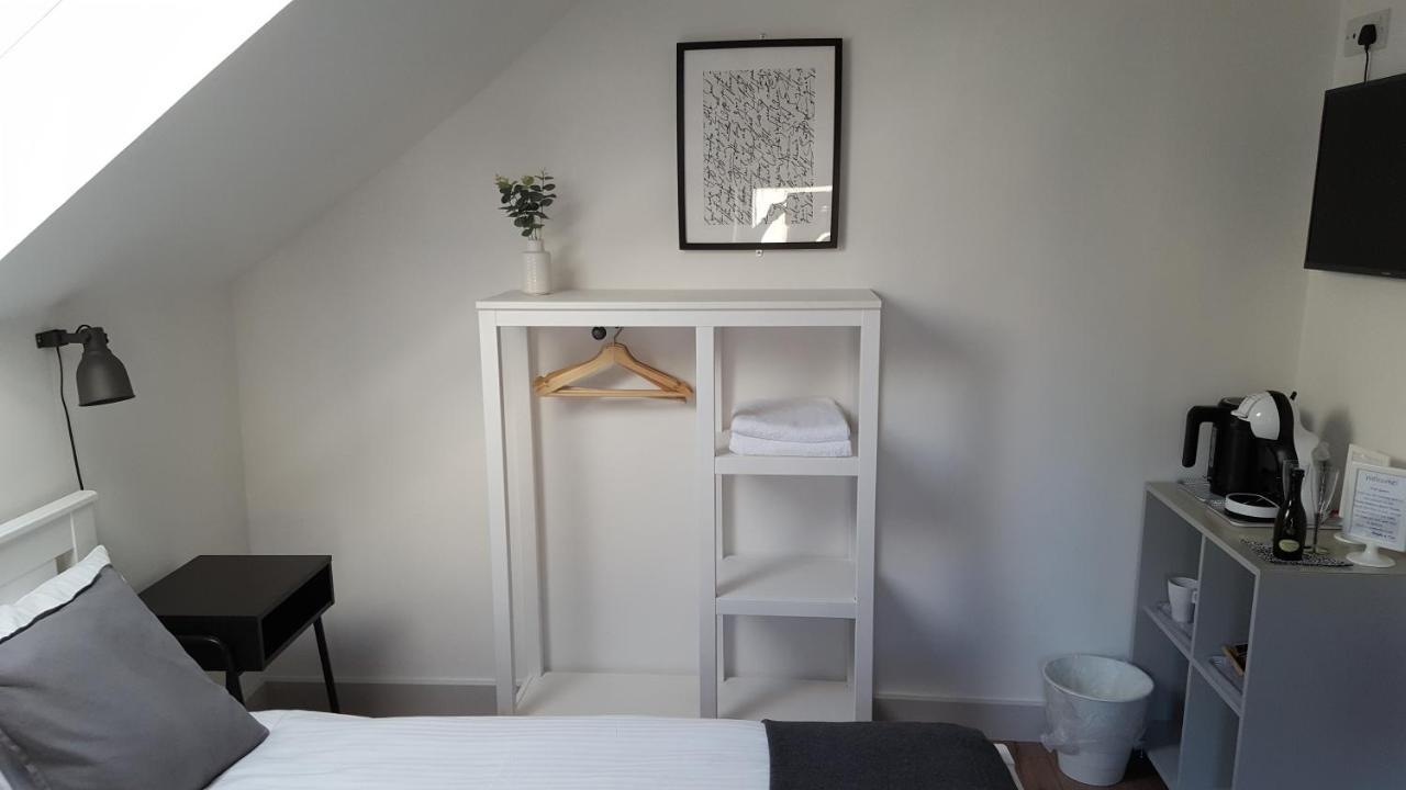 Pasta Factory Guest Rooms Голуей Екстериор снимка