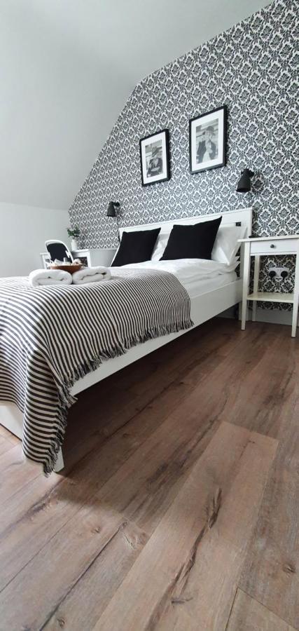 Pasta Factory Guest Rooms Голуей Екстериор снимка