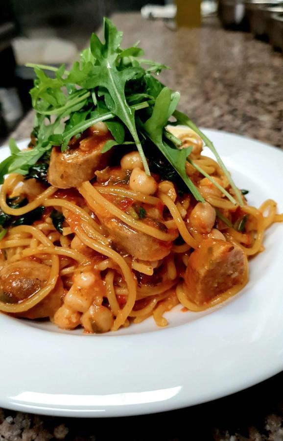 Pasta Factory Guest Rooms Голуей Екстериор снимка