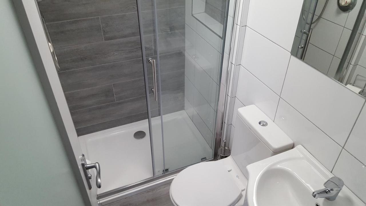 Pasta Factory Guest Rooms Голуей Екстериор снимка