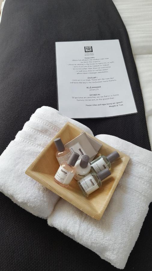 Pasta Factory Guest Rooms Голуей Екстериор снимка