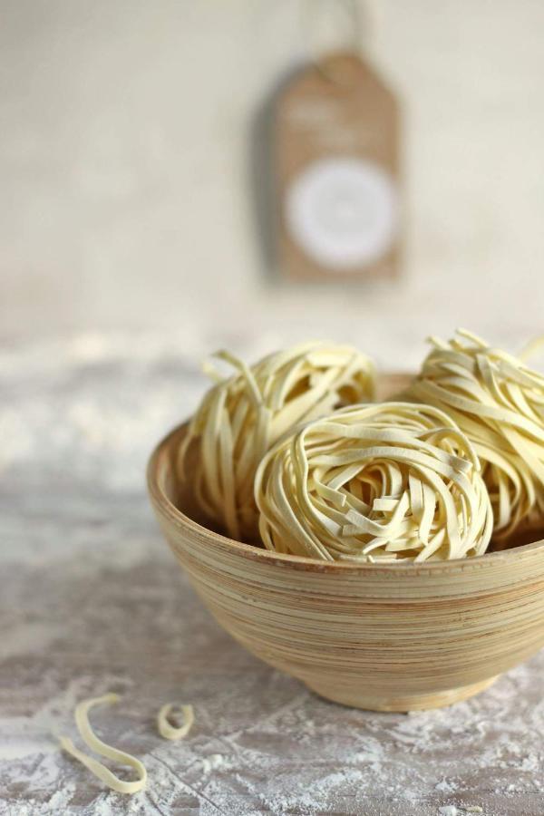 Pasta Factory Guest Rooms Голуей Екстериор снимка