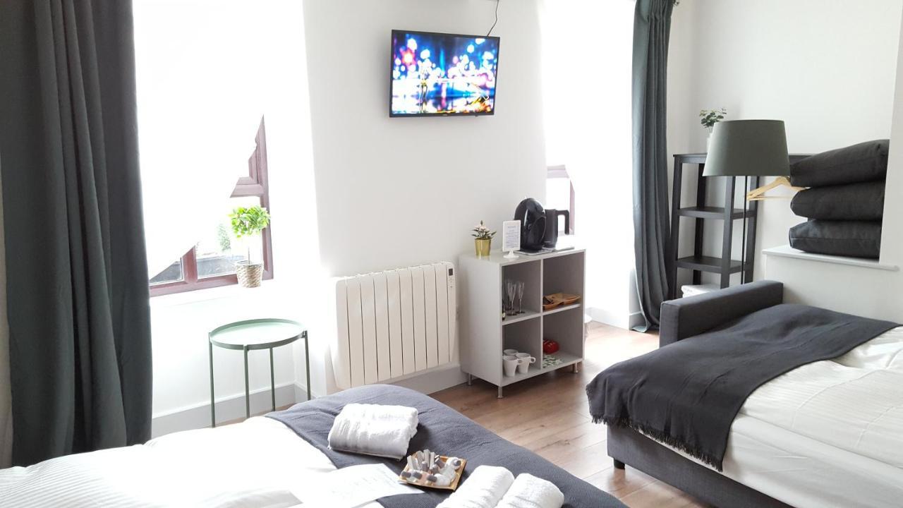 Pasta Factory Guest Rooms Голуей Екстериор снимка